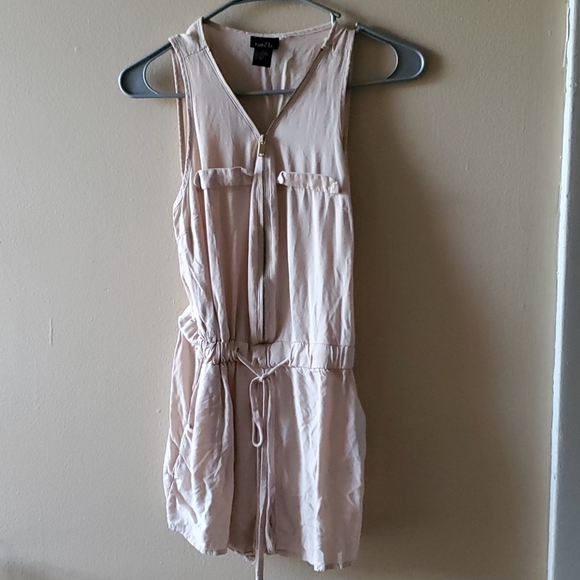 Rue21 Pants - Rue 21 light tan short sleeve romper